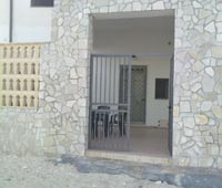Tutte le nostre stanze hanno bagno in camera e tutti i servizi essenziali per trascorrere una vacanza in totale relax sulla spiaggia bianchissima di Torre Lapillo. 